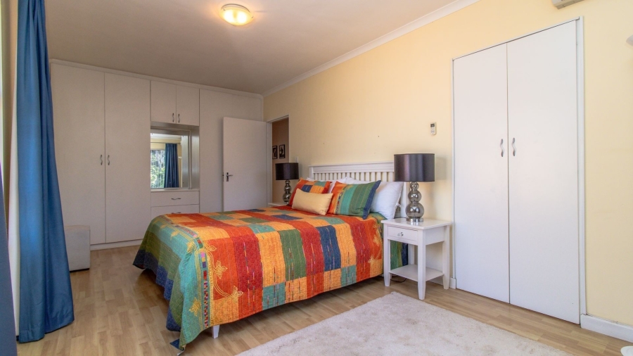 5 Bedroom Property for Sale in Sandbaai Western Cape